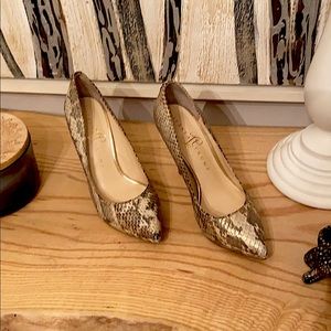 Ivanka Trump pumps size 4